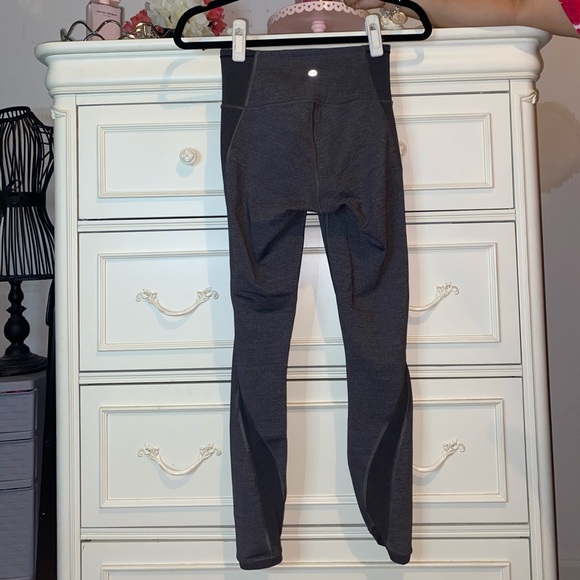Grey Special Edition Lululemon Leggings 25” - Picture 4 of 9